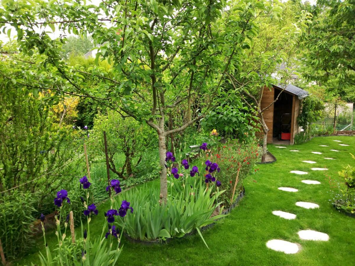 Le Petit Jardin Yoyo Hotel Monts Eksteriør billede